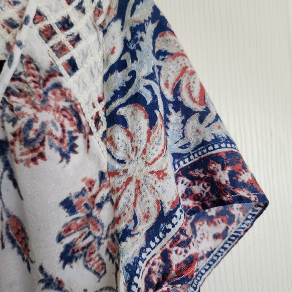 Lucky Brand ☆ Floral Print Women's Top. NWOT Pit - Pit 19" - Picture 4 of 10